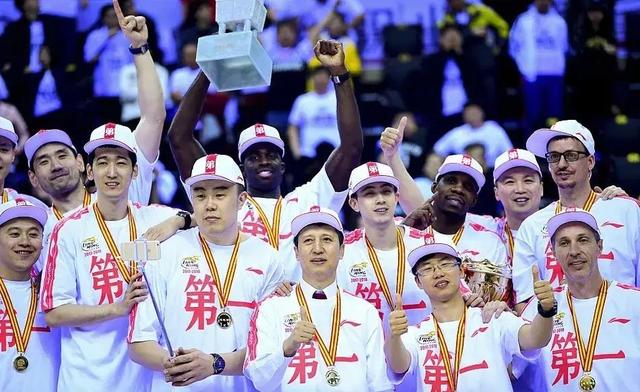 九游官网-C罗回归首秀大放异彩，国乒主场球迷高呼名字的简单介绍